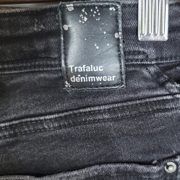 ZARA Trafaluc Denimwear Black Distressed Skinny Jeans with Ankle Zipper Sz 8 - Picture 7 of 10